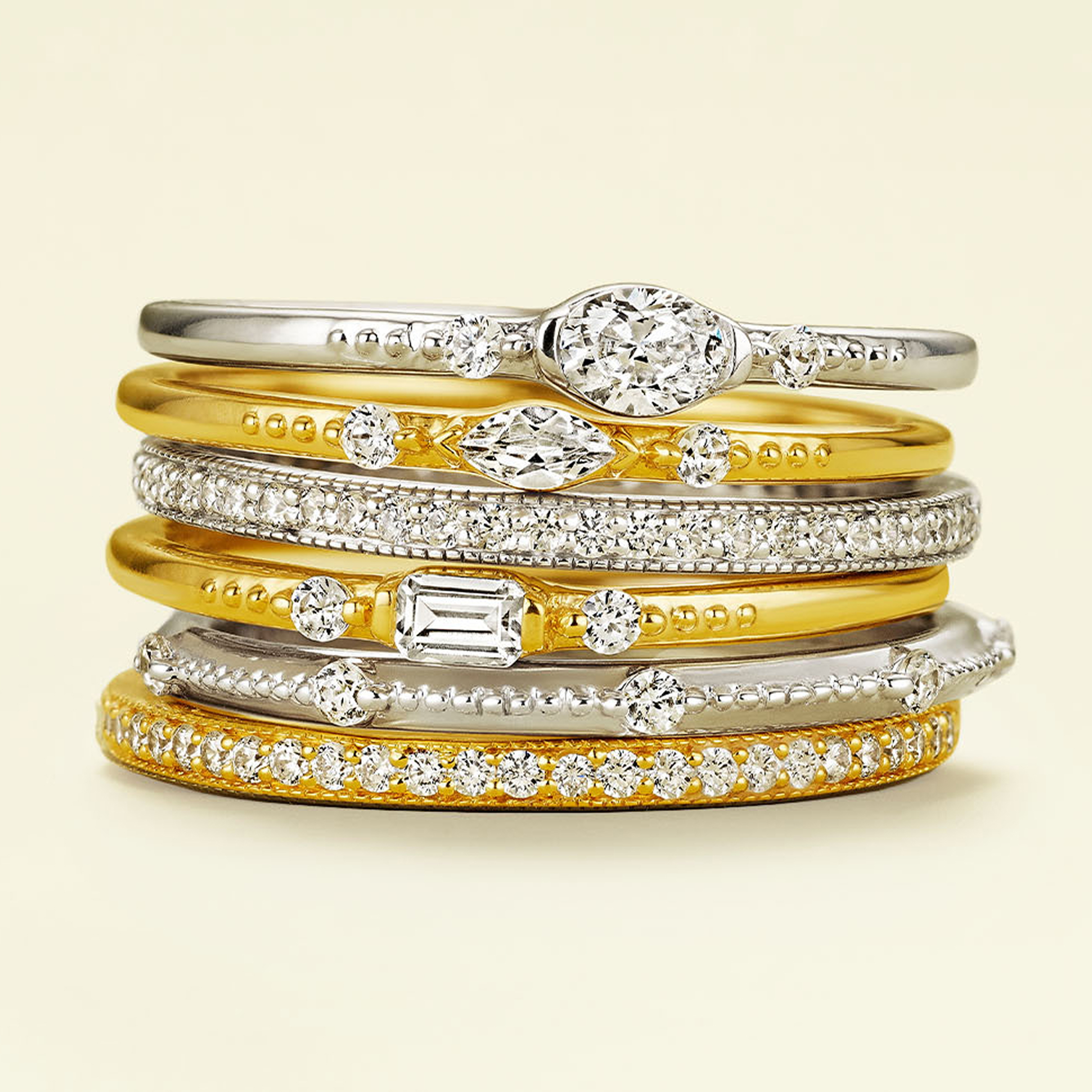 Pierścionki typu eternity i stackable band jako propozycja na rocznicę